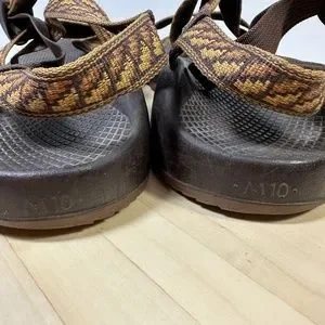 Chaco Z/2 Men\'s Hiking Sport Sandals Toe Loop Size 10 Brown Graphic Camp Trail Chaco | Shoes | Chaco Z2 Mens Hiking Sport Sandals Toe Loop  main image 2